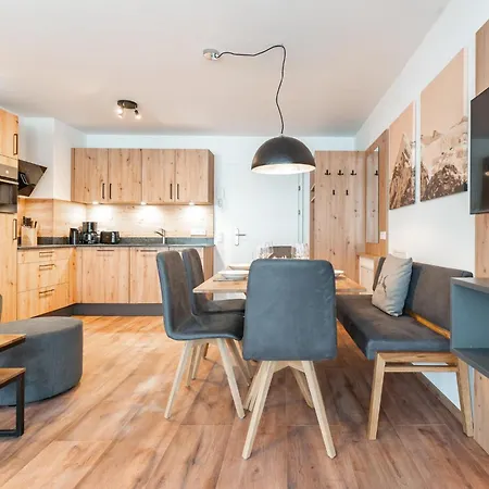 Falken 4 Apartment