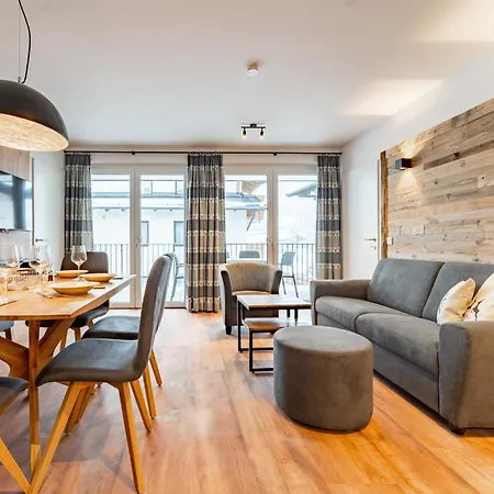 Apartament Falken 4 *